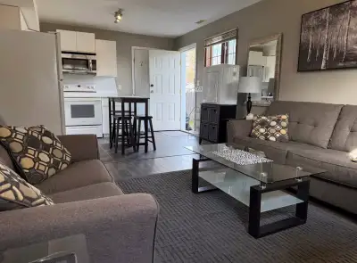 This beautiful Batchelor apartment is very close to the downtown core. Perfectly set up Air B&B styl...