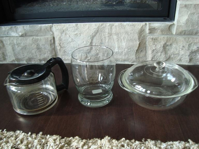 Set of 3 Glassware Items- Coffee Carafe, ase, Pyrex Dish $5/all in Kitchen & Dining Wares in Kitchener / Waterloo