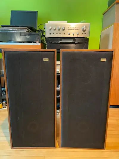 Made in England Spendor BC1 speakers, the best classic vintage speakers Consecutive serial numbers,...