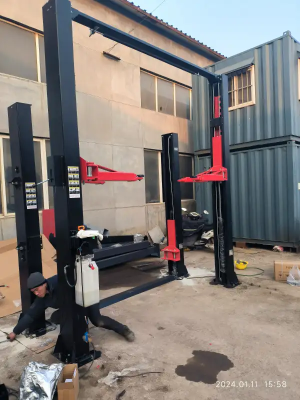 2 post car lift with best quality in Other in Portage la Prairie - Image 6