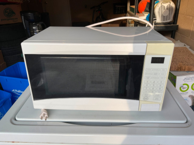 Microwave Used in Microwaves & Cookers in Hamilton