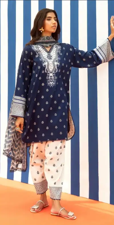 2 piece embroidered suit !! • Brand : Sanasafinaz - OG • Size: Large • Color : Navy Blue • Fabric: S...