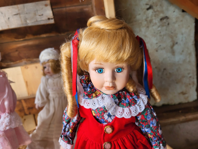 10 China Dolls for sale dans Art et objets de collection  à Sudbury