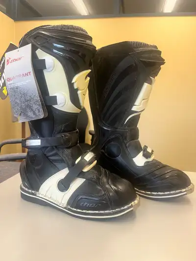 Thor Quadrent Motocross Boots. BRand new never worn Size 10