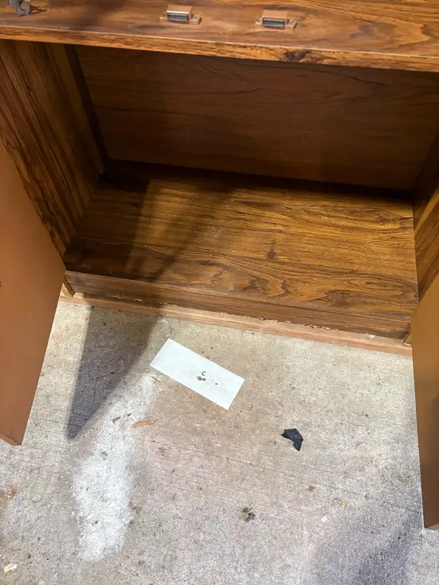 Wood Cabinet in Bookcases & Shelving Units in Ottawa - Image 3