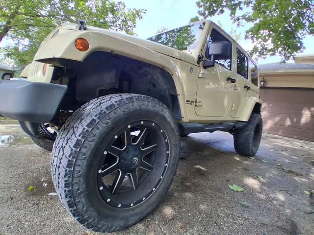 2011 Jeep Wrangler556564728408320001