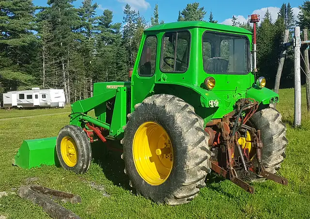 Belarus 610 Tractor Loader in Farming Equipment in Saint John - Image 5