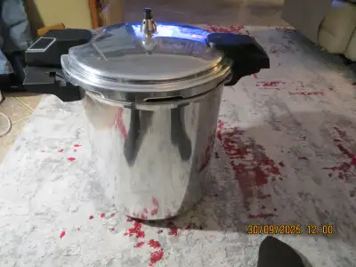 AUTOCUISEUR MARQUE MIRRO, 32QT, 9 LITRES, TRES PROPRE, View more