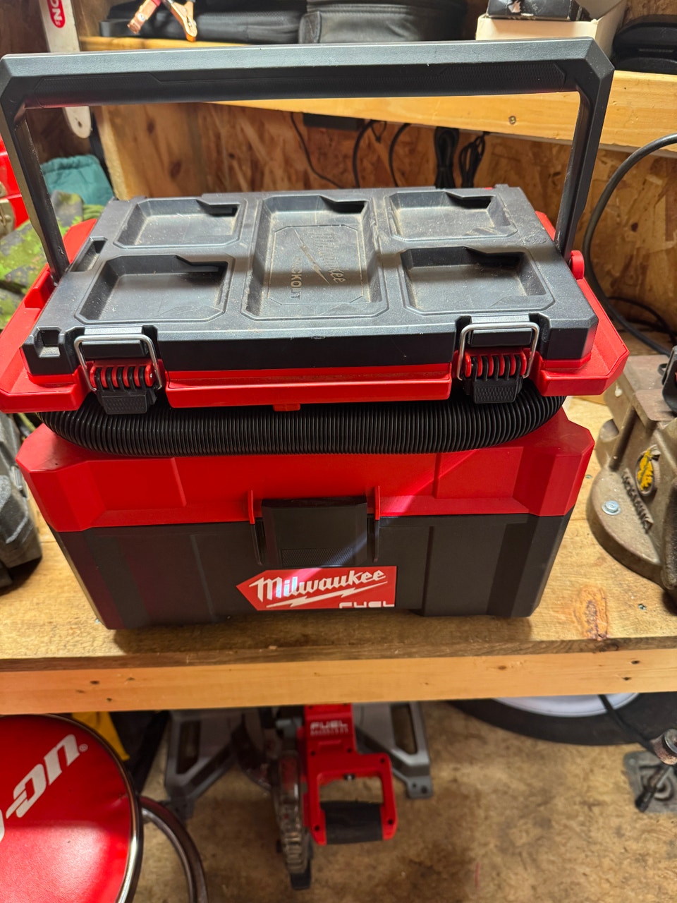 Milwaukee M18 FUEL PACKOUT 2.5 Gal Wet/Dry Vacuum (0970-20) | Power ...