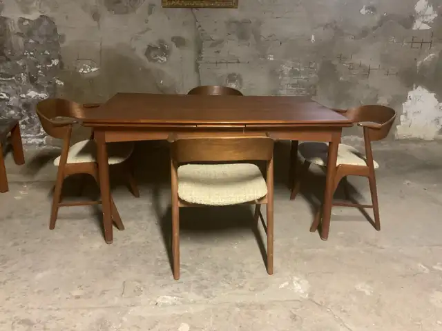 KAI KRISTIANSEN 1960s DANISH TEAK EXTENSION TABLE PLUS 4 CHAIRS in Dining Tables & Sets in Hamilton - Image 3