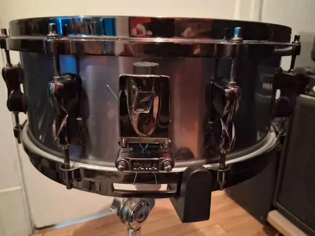 Tama Superstar Snare 14 po 8 log bouleau avec Stand in Drums & Percussion in City of Montréal - Image 5