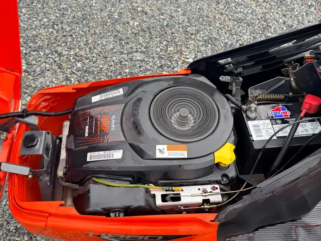 tracteur pelouse gazon Kubota hydrostatique  in Lawnmowers & Leaf Blowers in Sherbrooke - Image 6