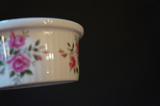 Vintage ENOCH Wedgwood Pink Roses Ramekins - England in Kitchen & Dining Wares in City of Toronto - Image 3