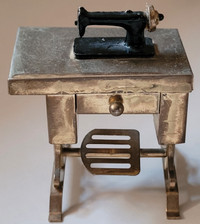 Vintage Miniature Doll House Brass Sewing Machine Figurine