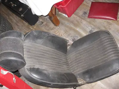 MGB parts from 1972 radiator, oil cooler, luggage rack, 2 seats (driver seat is torn, but passanger...