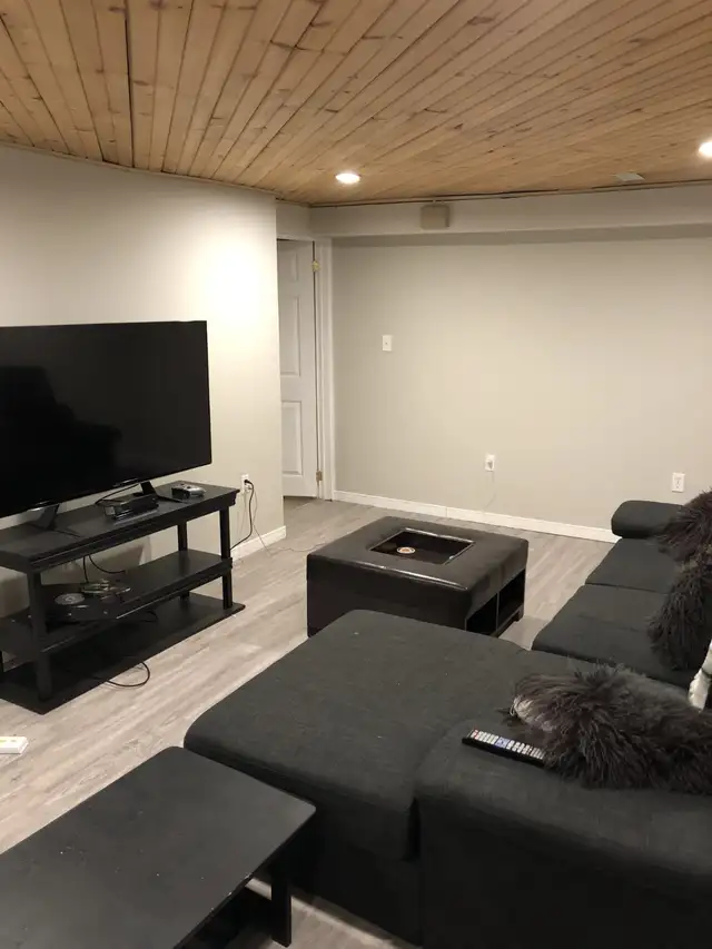 BIG ROOM FOR SUMMER SUBLET MAY T0 AUGUST  2026 in Room Rentals & Roommates in Kitchener / Waterloo - Image 2