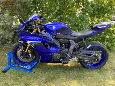 My daughter is going back to college, no time to ride. Lowered 30mm front and back (easily reversibl...