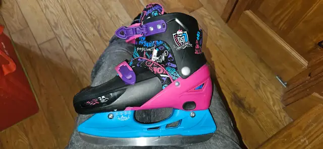 Monster High Kid's Adjustable Skates size 3-4-5-6 for sale in Skates & Blades in Gatineau - Image 5