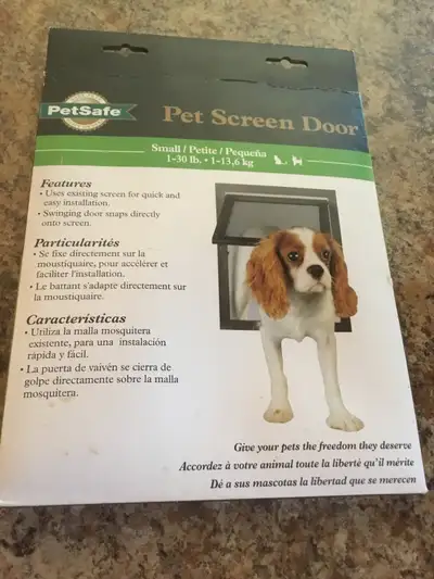 Petite porte moustiquaire pour chien/chat, jusqu’à 30 lbs. Facile d’installation, neuve dans sa boît...