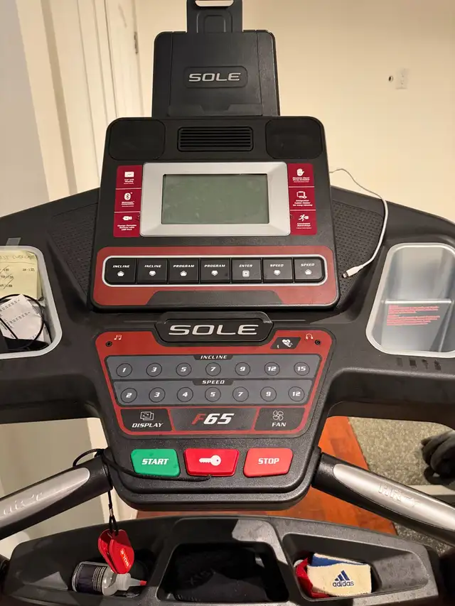 SOLE F65 Folding Treadmill in Exercise Equipment in City of Toronto - Image 4