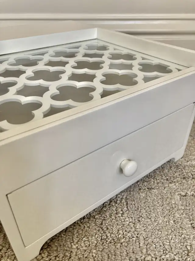 Jewelry/Accessories Box in Storage & Organization in Kitchener / Waterloo - Image 3