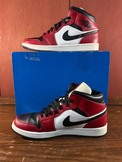 Nike Air Jordan 1 Mid Mens Chicago Black Toe Red Size US 10.5, View more