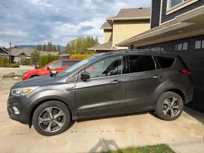 2017 Ford Escape SE – Clean, Well Maintained, Extra Wheels & All Weather Cover, New Brakes $17,900 –...