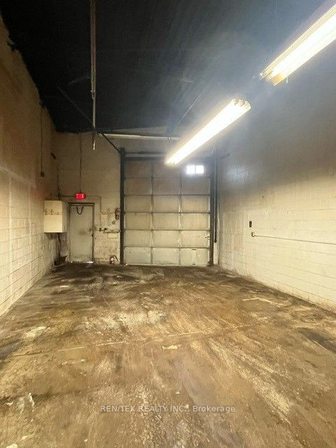 Industrial Steeles/Hwy 27 in Commercial & Office Space for Sale in Mississauga / Peel Region