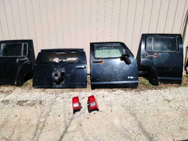 H3 HUMMER DOORS $125 each while they last! Room of H3 Parts! in Other Parts & Accessories in Owen Sound - Image 8