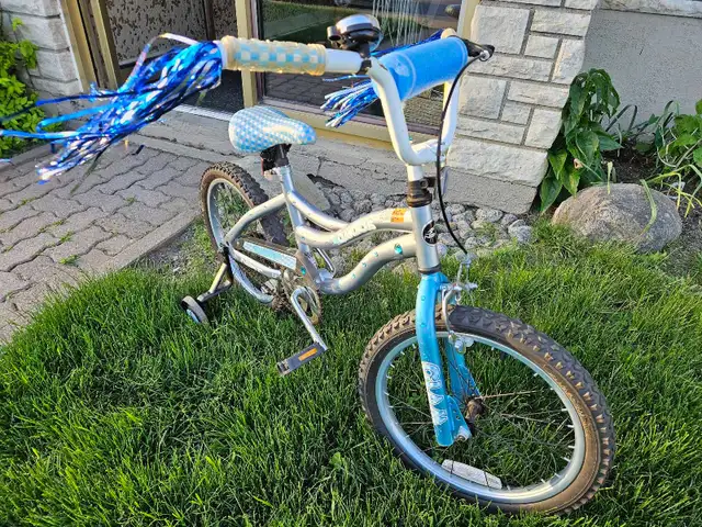 vélo de fillette  in Kids in Longueuil / South Shore - Image 2