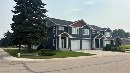 Available November 1 in martensville unit 2-102 3 rd st south this beautiful two-story condo 3 bedro...