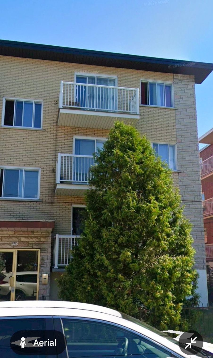 11325 Avenue de l'Hôtel-de-Ville — photo 1