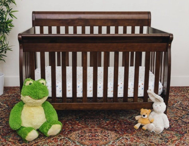 Dresser and  3-in-1 convertible baby crib/toddler full bed  in Cribs in Mississauga / Peel Region - Image 2