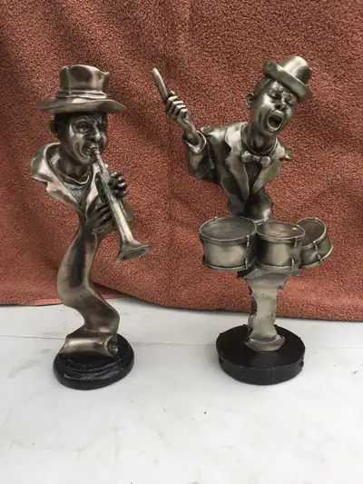 JAZZ PLAYERS STATUES, View more