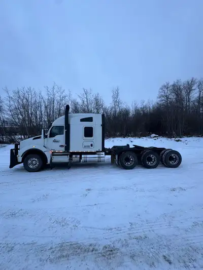 Selling 2020 kenworth t-880 Cummins 565 engine { rebuild by Prince George Kenworth at 13000 hours }...