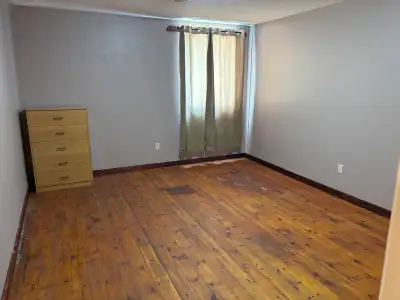 Big bedroom for rent,one big kitchen and two bathroom sharing with others, on 2nd floor. 2nd Avenue...