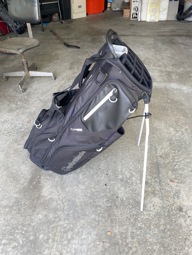 2022 Taylormade Flex Tech Crossover Stand Bag Golf Calgary Kijiji