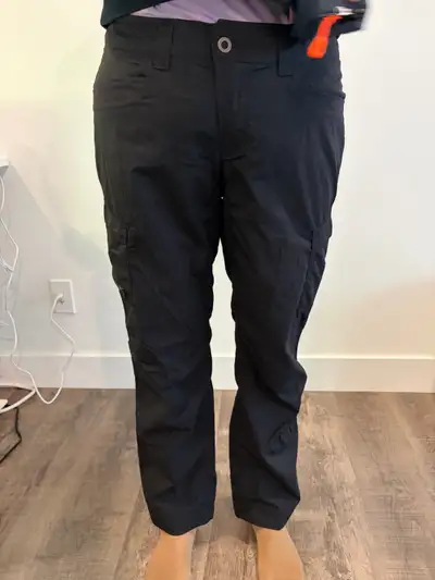 Arc’teryx Women size 8 pants black, View more