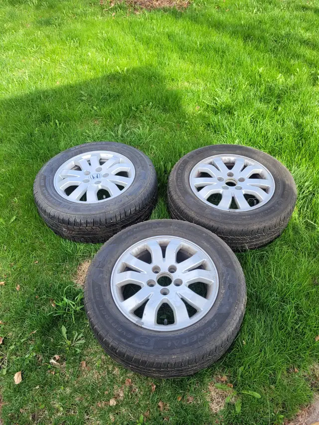 3 Mags Honda CR-V 16 Pouces in Tires & Rims in Laurentides - Image 2