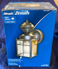 Heath/Zenith Motion Active Auto Dusk On Outdoor Light HZ-4132-BK