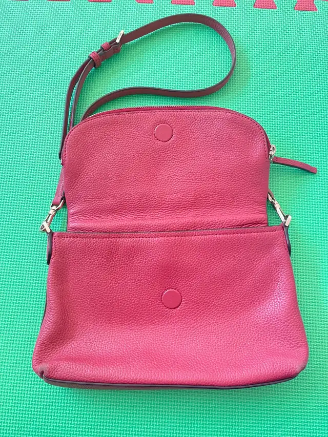 Woman’s Kate Spade Handbag in Women's - Bags & Wallets in City of Toronto - Image 3