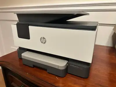Barely used, bought a few months ago, comes with the original purchase receipt ($270). It is in MINT...