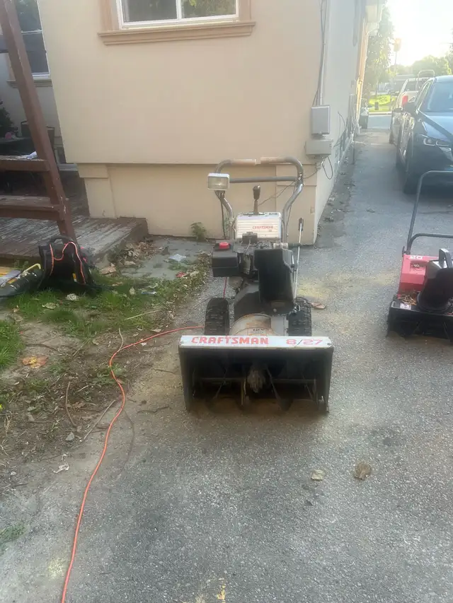 Snow Blower Mastercraft 27 inch in Snowblowers in City of Toronto - Image 2
