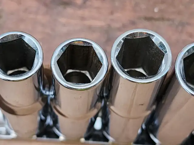 PM Popular Mechanics 12 Pc 6 Point 1/2" Drive Deep Socket Set in Hand Tools in Windsor Region - Image 10