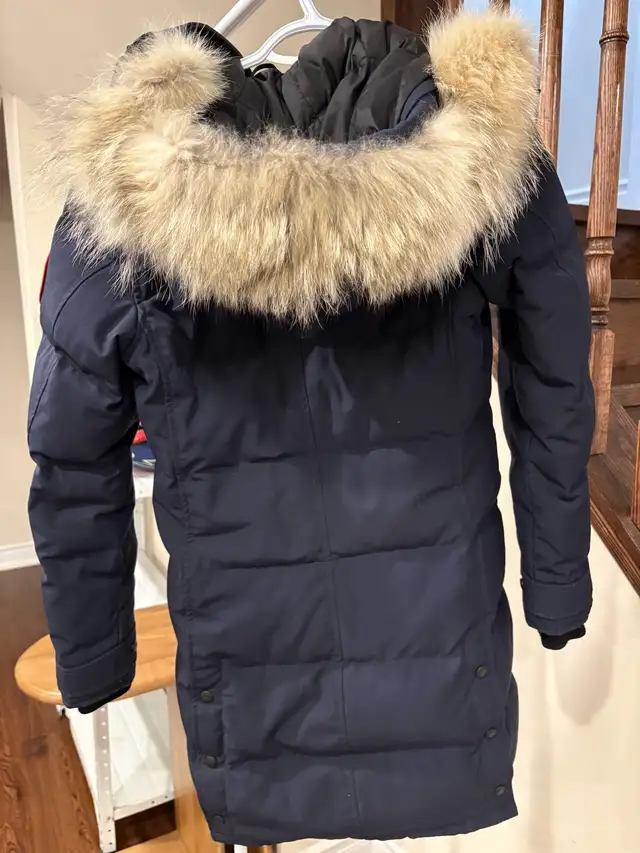 Women’s down jacket in Women's - Tops & Outerwear in Markham / York Region - Image 3