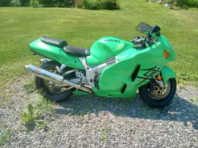 IF THE AD IS STILL UP ITS STILL AVAILABLE. 2001 Hayabusa in great shape. Only issue is gas gauge is...