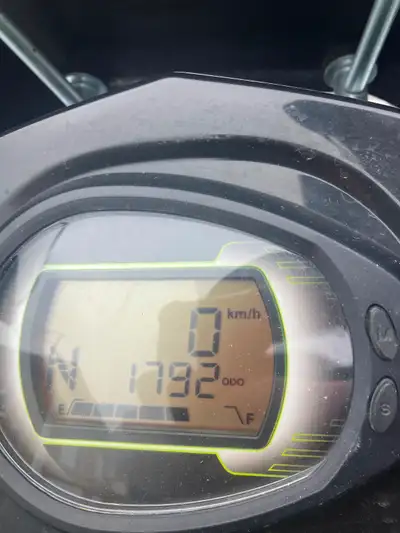 Très bonne condition,presque pas servi. Acheteur sérieux svp