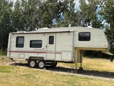 1993 Wilderness fifth wheel RV camper. Well maintained unit. Recently serviced fridge and water line...