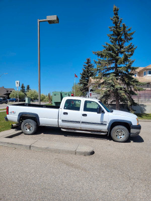 2004 Chevrolet Silverado 2500 LS