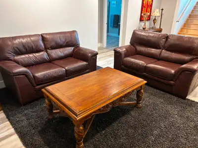 Magnifiques causeuses en cuir véritable, View more